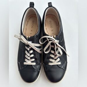 ECCO Chase II Leather Low Top Tie Sneakers - Black - Size 40 (US 9/9.5)
